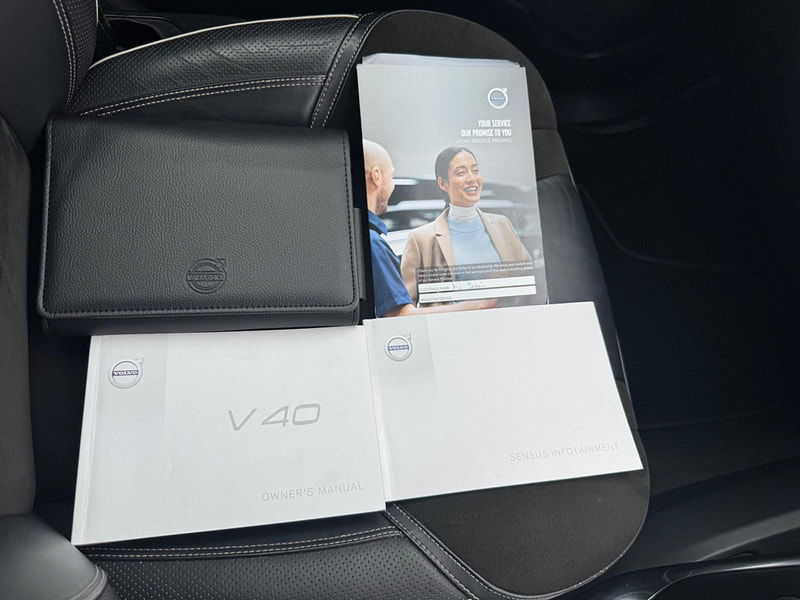 Volvo V40 2.0 T2 R-Design Euro 6 (s/s) 5dr 5dr Manual 2025