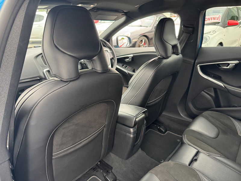 Volvo V40 2.0 T2 R-Design Euro 6 (s/s) 5dr 5dr Manual 2025