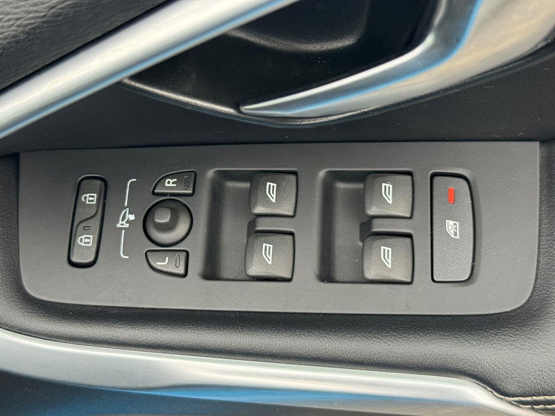 Volvo V40 2.0 T2 R-Design Euro 6 (s/s) 5dr 5dr Manual 2025