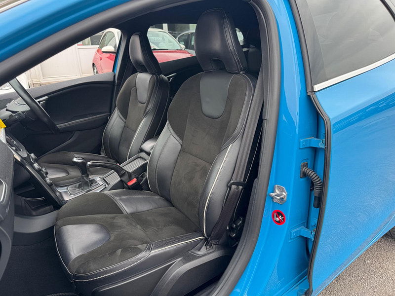 Volvo V40 2.0 T2 R-Design Euro 6 (s/s) 5dr 5dr Manual 2025