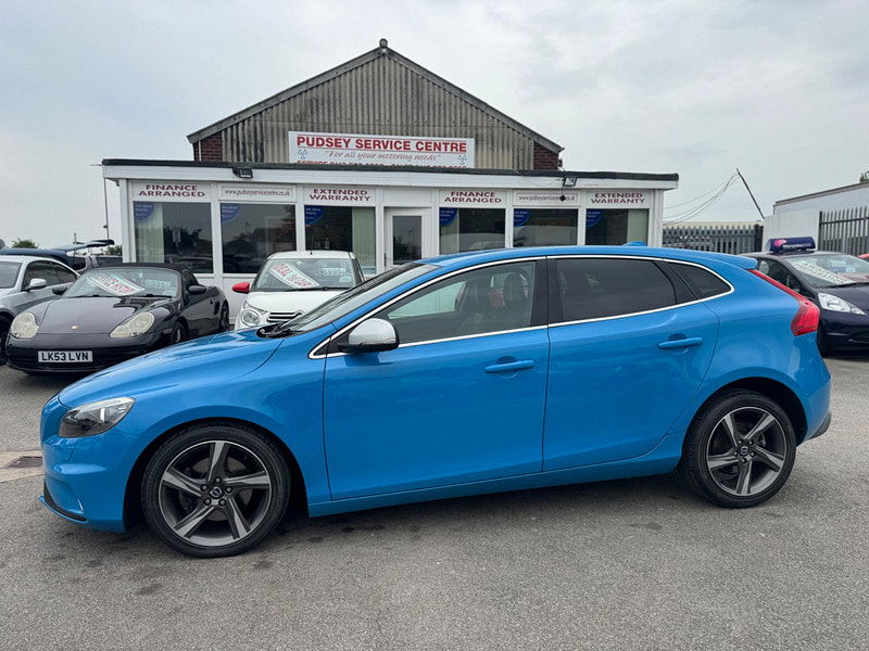 Volvo V40 2.0 T2 R-Design Euro 6 (s/s) 5dr 5dr Manual 2025