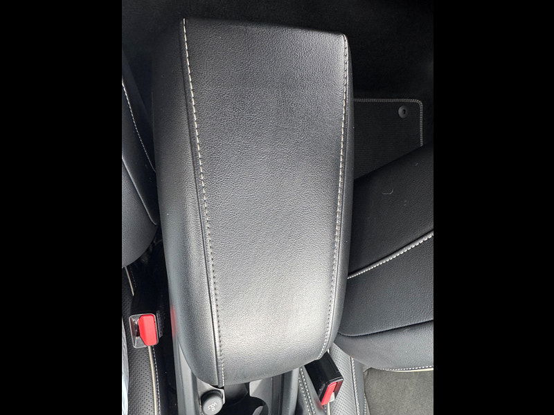 Volvo V40 2.0 T2 R-Design Euro 6 (s/s) 5dr 5dr Manual 2025