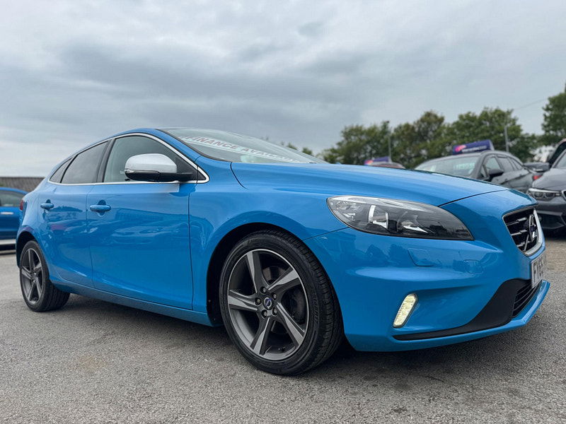 Volvo V40 2.0 T2 R-Design Euro 6 (s/s) 5dr 5dr Manual 2025
