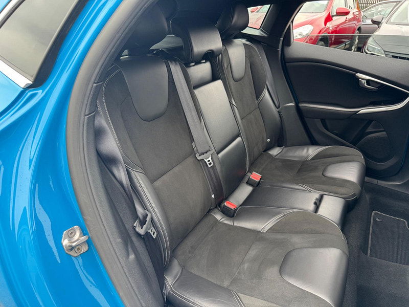 Volvo V40 2.0 T2 R-Design Euro 6 (s/s) 5dr 5dr Manual 2025