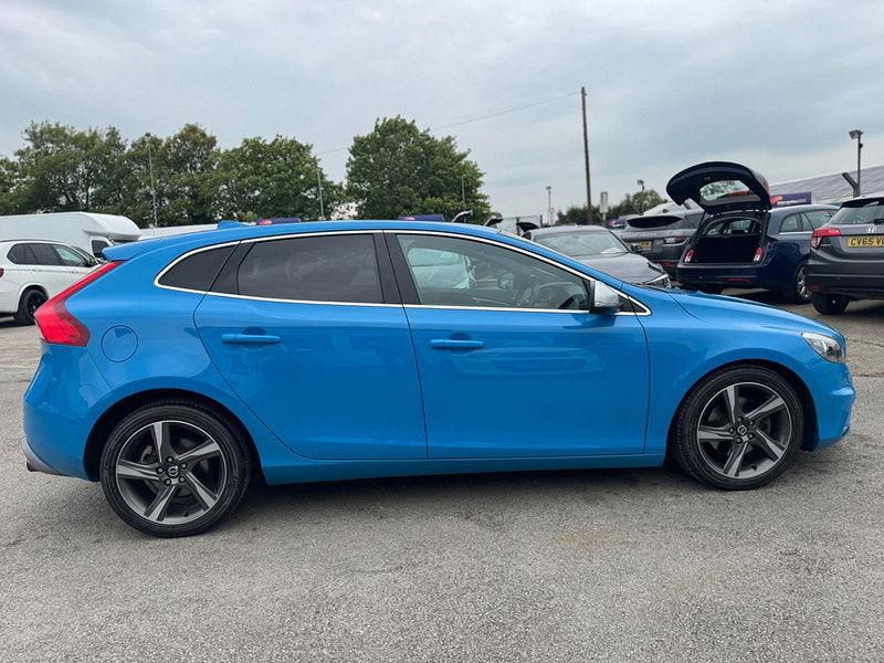 Volvo V40 2.0 T2 R-Design Euro 6 (s/s) 5dr 5dr Manual 2025