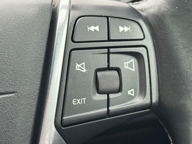 Volvo V40 2.0 T2 R-Design Euro 6 (s/s) 5dr 5dr Manual 2025