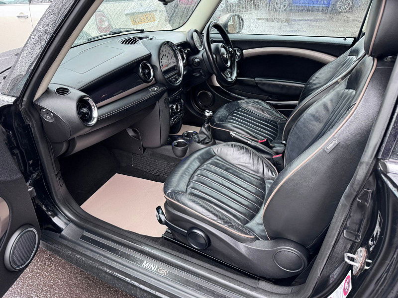 MINI Clubman 1.6 Cooper D Bond Street Estate 5dr Diesel Manual Euro 5 (s/s) (112 ps) 4dr Manual 2026