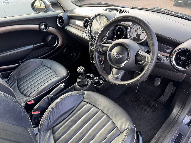 MINI Clubman 1.6 Cooper D Bond Street Estate 5dr Diesel Manual Euro 5 (s/s) (112 ps) 4dr Manual 2026