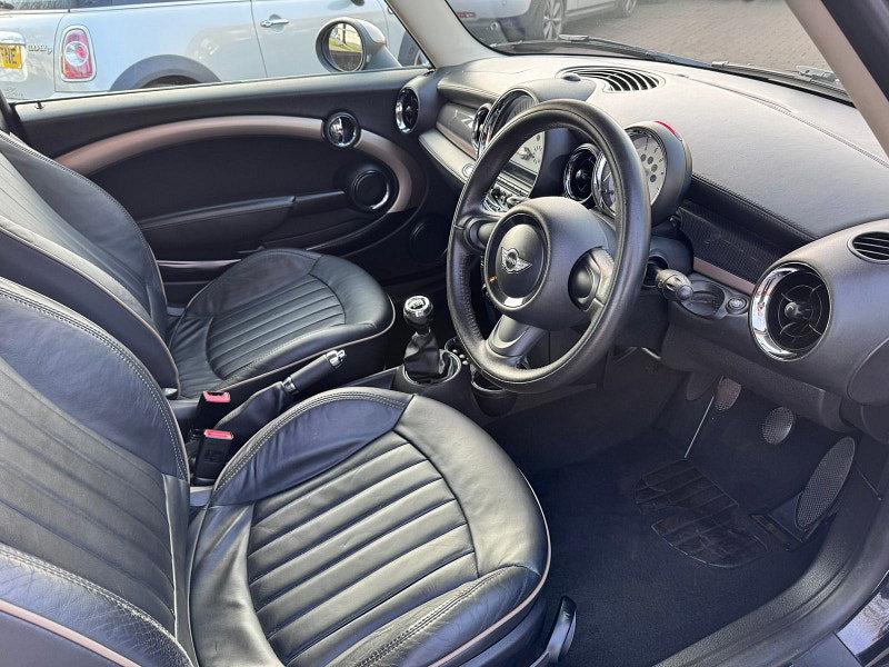 MINI Clubman 1.6 Cooper D Bond Street Estate 5dr Diesel Manual Euro 5 (s/s) (112 ps) 4dr Manual 2026