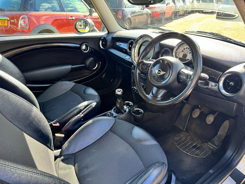 MINI Clubman 1.6 Cooper Euro 5 (s/s) 5dr 5dr Manual 2026