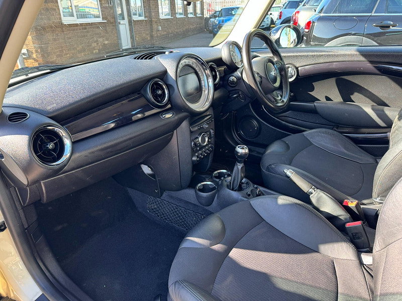 MINI Clubman 1.6 Cooper Euro 5 (s/s) 5dr 5dr Manual 2026