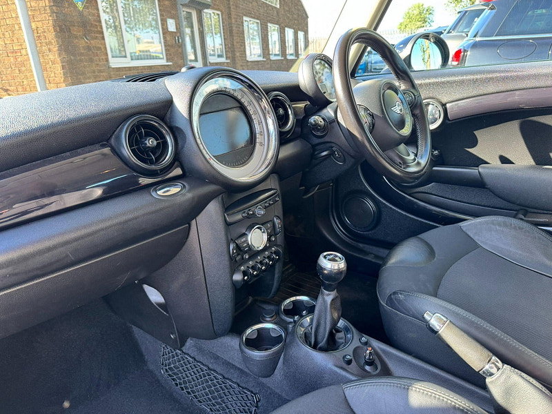 MINI Clubman 1.6 Cooper Euro 5 (s/s) 5dr 5dr Manual 2026
