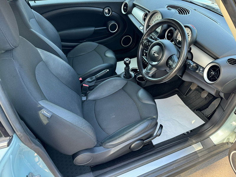 MINI Clubman 1.6L COOPER D CLUBMAN Estate 5dr Diesel Manual Euro 5 (112 bhp) 5dr Manual 2025