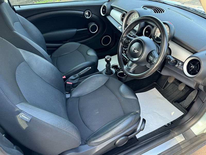 MINI Clubman 1.6L COOPER D CLUBMAN Estate 5dr Diesel Manual Euro 5 (112 bhp) 5dr Manual 2025