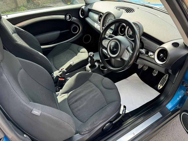 MINI Clubman 1.6L COOPER S CLUBMAN Estate 5dr Petrol Manual Euro 4 (172 bhp) 5dr Manual 2025