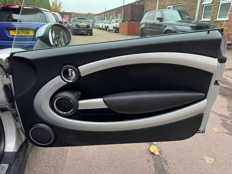MINI Convertible 1.6L Cooper D Convertible 2dr Diesel Manual Euro 5 (112 bhp) 2dr Manual 2025