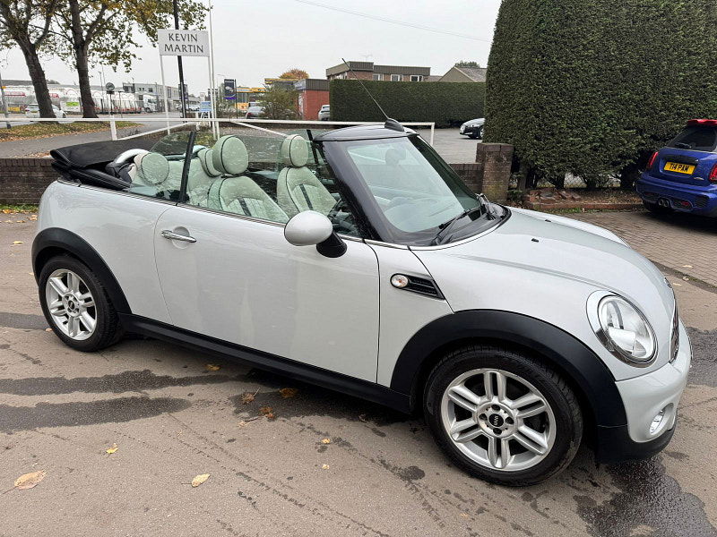 MINI Convertible 1.6L Cooper D Convertible 2dr Diesel Manual Euro 5 (112 bhp) 2dr Manual 2025