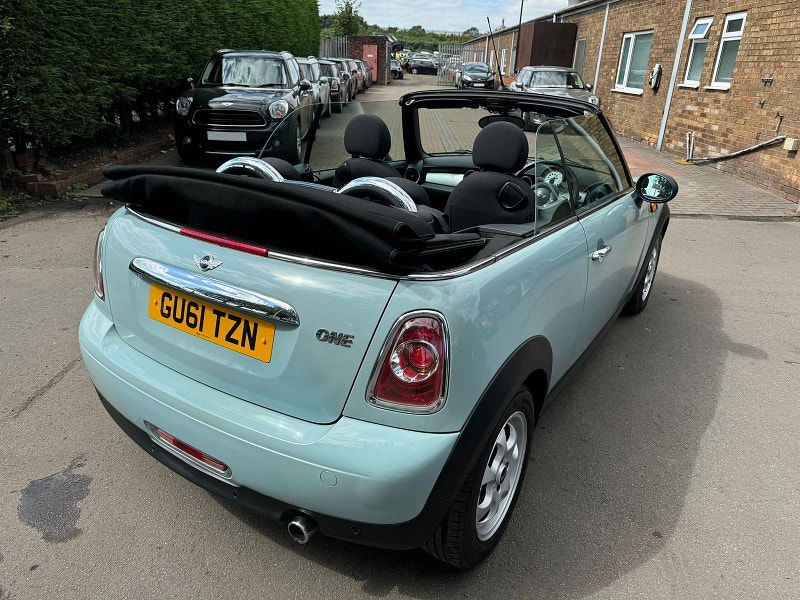 MINI Convertible 1.6L ONE Convertible 2dr Petrol Manual Euro 5 (98 bhp) 2dr Manual 2025