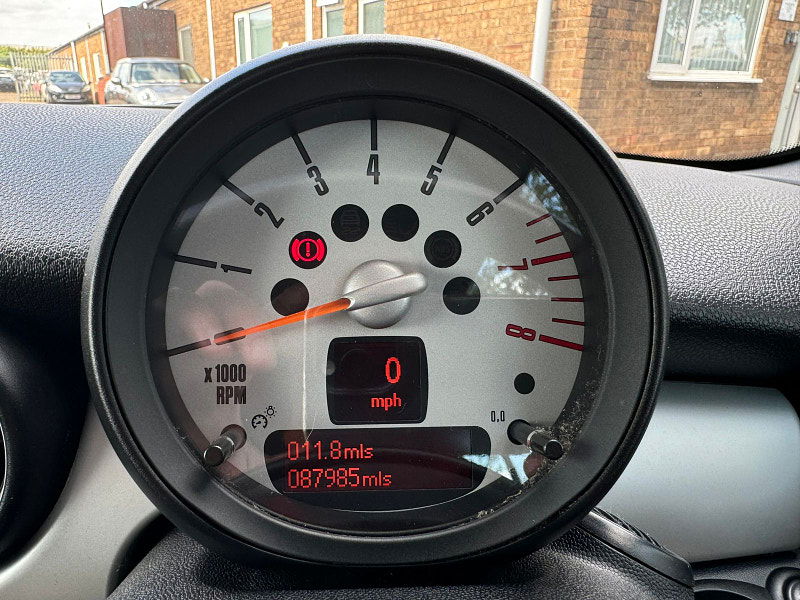 MINI Convertible 1.6L ONE Convertible 2dr Petrol Manual Euro 5 (98 bhp) 2dr Manual 2025
