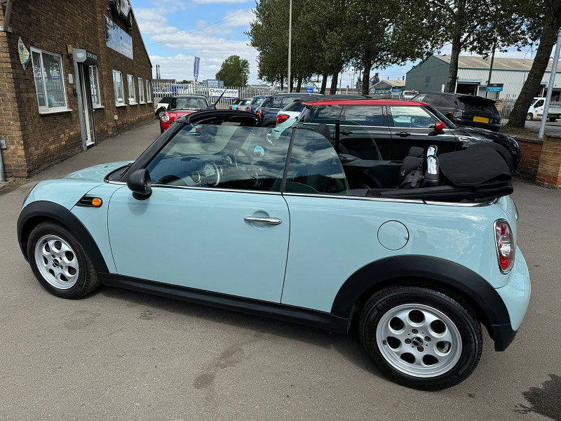 MINI Convertible 1.6L ONE Convertible 2dr Petrol Manual Euro 5 (98 bhp) 2dr Manual 2025