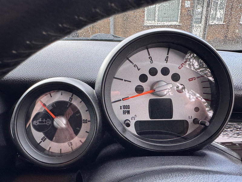 MINI Convertible 2.0 Cooper D Auto Euro 5 2dr 2dr Automatic 2026
