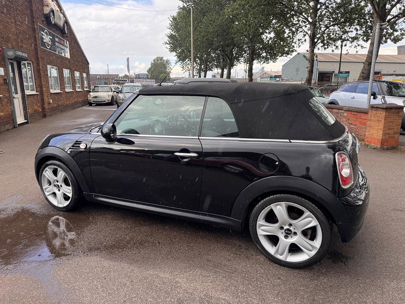 MINI Convertible 2.0 Cooper D Auto Euro 5 2dr 2dr Automatic 2026