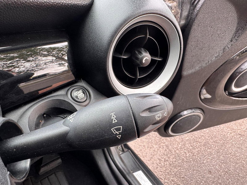 MINI Convertible 2.0 Cooper D Auto Euro 5 2dr 2dr Automatic 2026