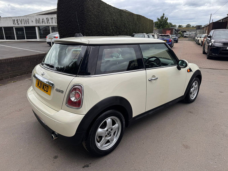 MINI Cooper 1.6 Cooper Hatchback 3dr Petrol Steptronic Euro 4 (120 ps) 3dr Automatic 2026