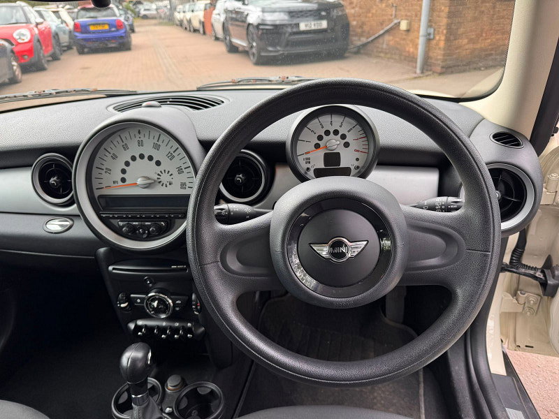 MINI Cooper 1.6 Cooper Hatchback 3dr Petrol Steptronic Euro 4 (120 ps) 3dr Automatic 2026