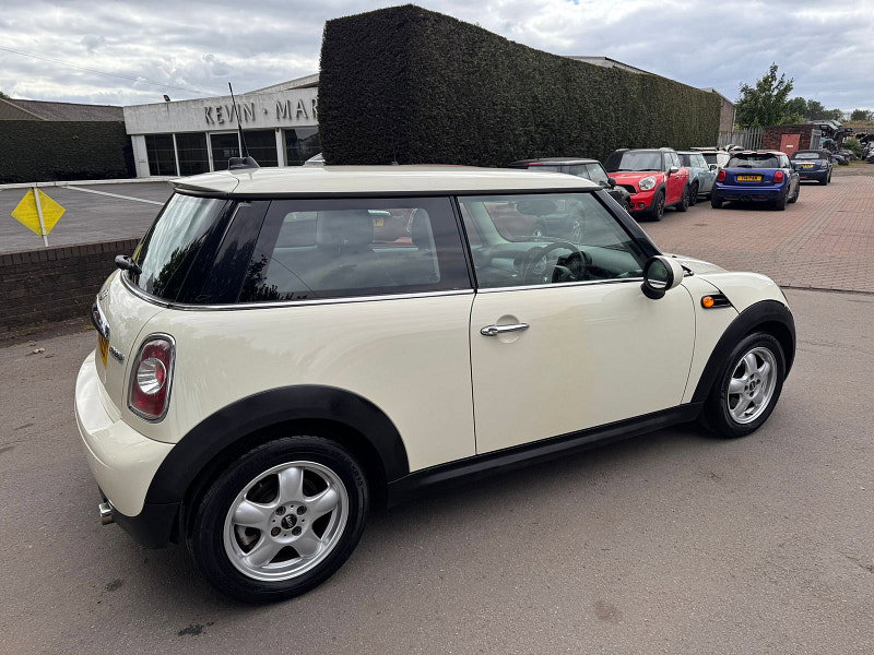 MINI Cooper 1.6 Cooper Hatchback 3dr Petrol Steptronic Euro 4 (120 ps) 3dr Automatic 2026