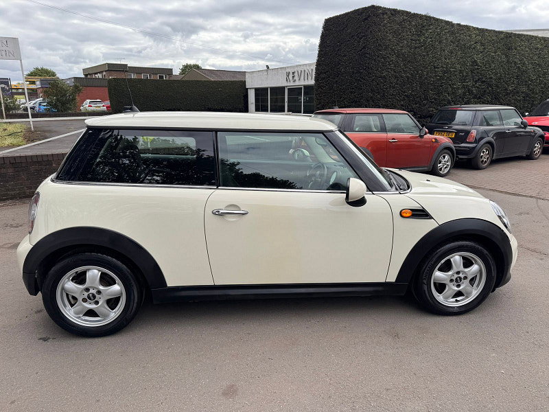 MINI Cooper 1.6 Cooper Hatchback 3dr Petrol Steptronic Euro 4 (120 ps) 3dr Automatic 2026