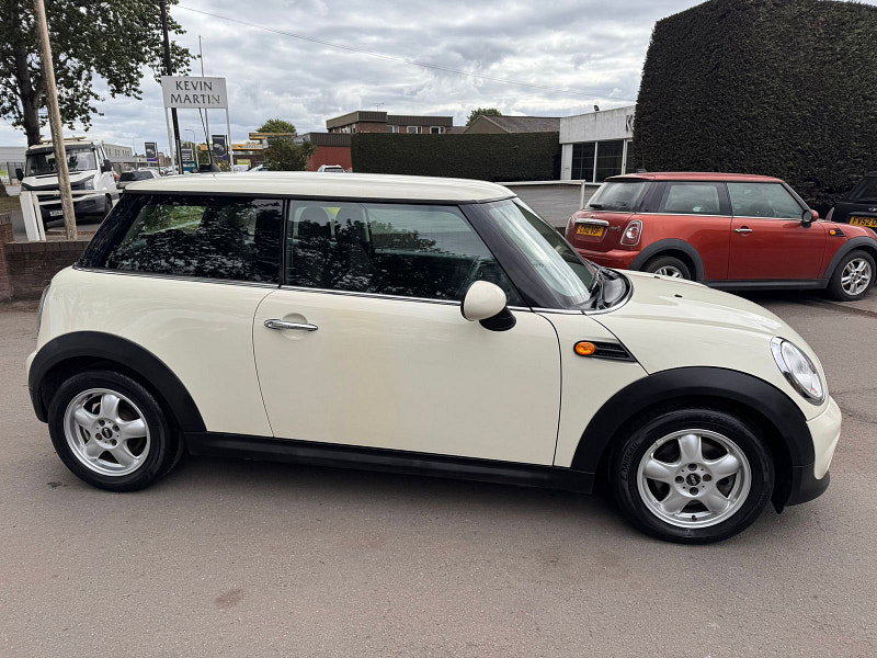 MINI Cooper 1.6 Cooper Hatchback 3dr Petrol Steptronic Euro 4 (120 ps) 3dr Automatic 2026