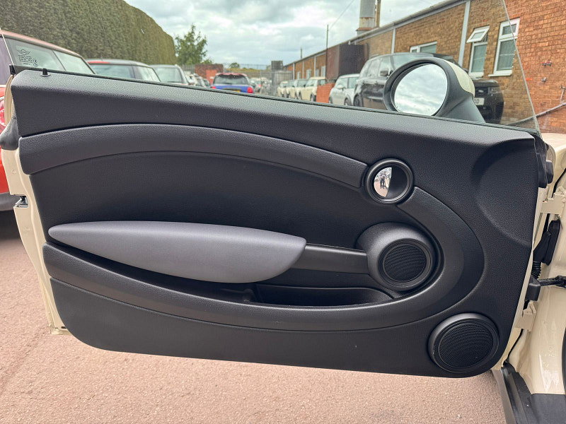 MINI Cooper 1.6 Cooper Hatchback 3dr Petrol Steptronic Euro 4 (120 ps) 3dr Automatic 2026
