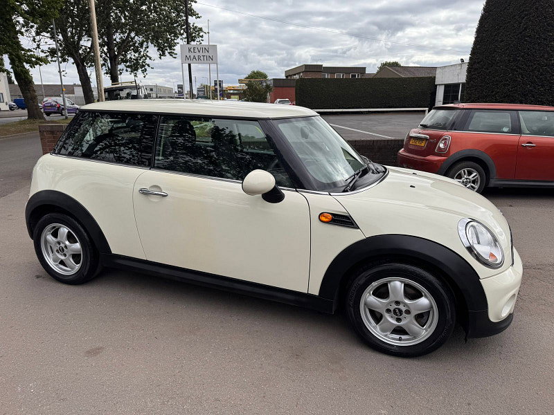 MINI Cooper 1.6 Cooper Hatchback 3dr Petrol Steptronic Euro 4 (120 ps) 3dr Automatic 2026
