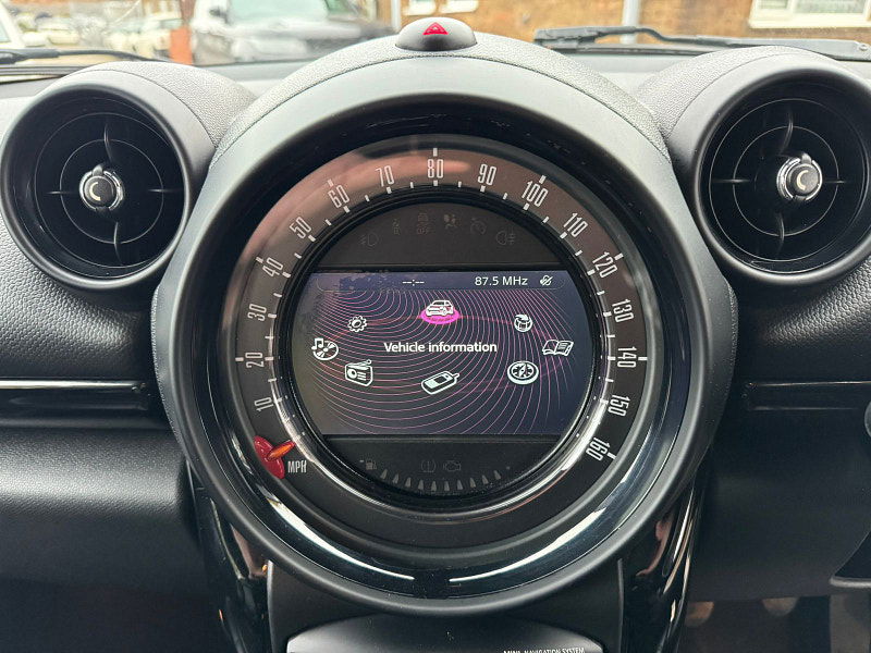 MINI Countryman 1.6L Cooper Business D SUV 5dr Diesel Manual Euro 5 (110 bhp) 5dr Manual 2025