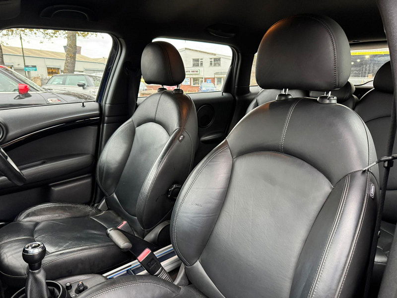 MINI Countryman 1.6L Cooper Business D SUV 5dr Diesel Manual Euro 5 (110 bhp) 5dr Manual 2025