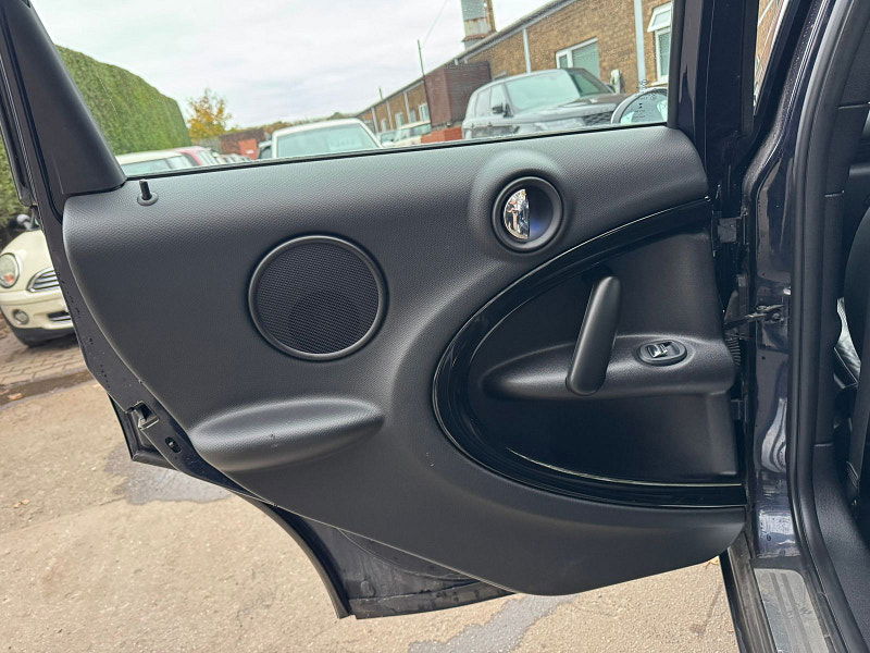 MINI Countryman 1.6L Cooper Business D SUV 5dr Diesel Manual Euro 5 (110 bhp) 5dr Manual 2025