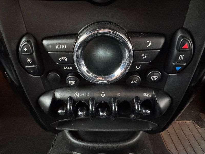 MINI Countryman 1.6L Cooper Business D SUV 5dr Diesel Manual Euro 5 (110 bhp) 5dr Manual 2025