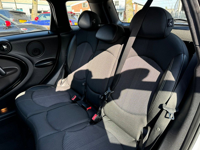 MINI Countryman 1.6L COOPER D 5dr Diesel Manual Euro 5 (112 bhp) 5dr Manual 2026