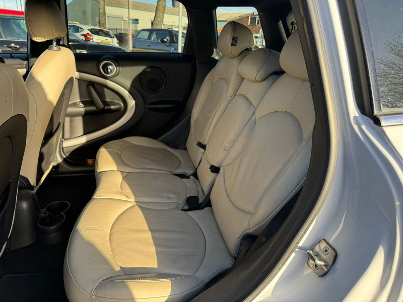 MINI Countryman 1.6L Cooper D SUV 5dr Diesel Manual Euro 6 (112 bhp) 5dr Manual 2025