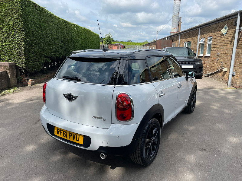 MINI Countryman 2.0L COOPER D ALL4 5dr Diesel Automatic Euro 5 (110 bhp) 5dr Automatic 2025
