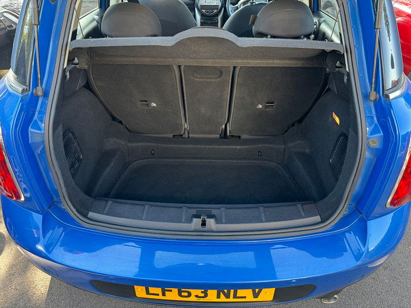MINI Countryman 2.0L Cooper D Auto SUV 5dr Diesel Automatic Euro 5 (110 bhp) 5dr Automatic 2025