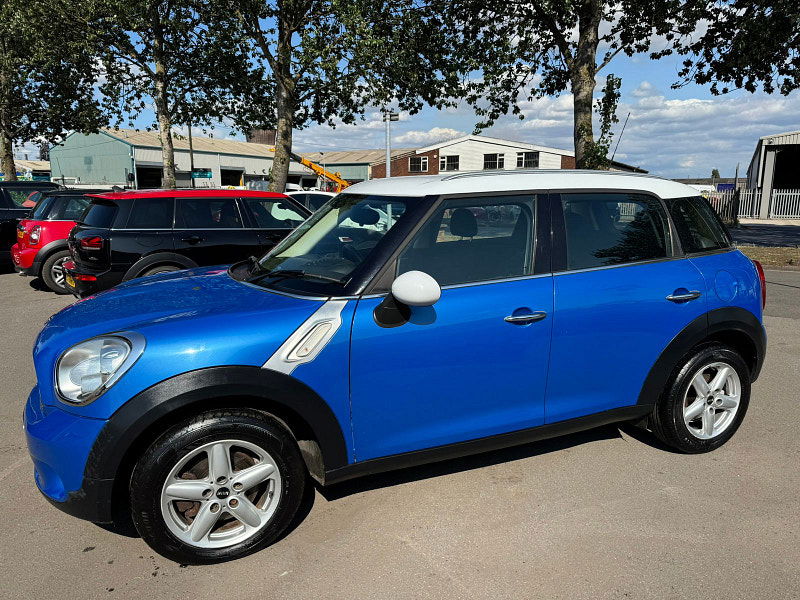 MINI Countryman 2.0L Cooper D Auto SUV 5dr Diesel Automatic Euro 5 (110 bhp) 5dr Automatic 2025