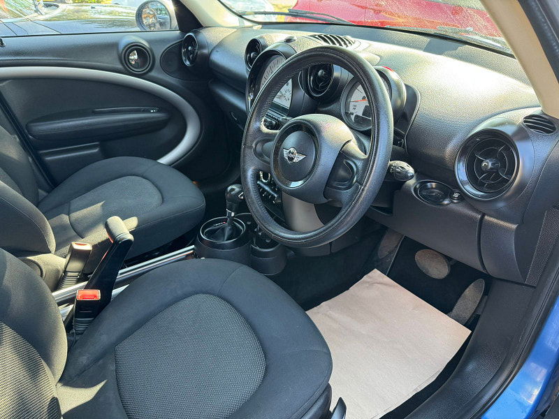 MINI Countryman 2.0L Cooper D Auto SUV 5dr Diesel Automatic Euro 5 (110 bhp) 5dr Automatic 2025