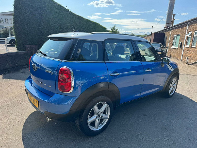 MINI Countryman 2.0L Cooper D Auto SUV 5dr Diesel Automatic Euro 5 (110 bhp) 5dr Automatic 2025