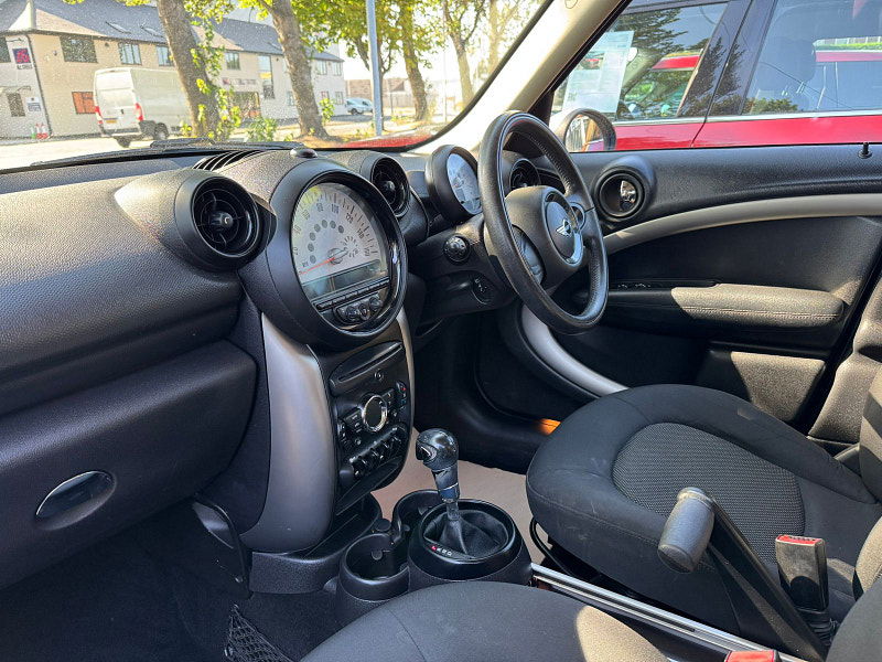 MINI Countryman 2.0L Cooper D Auto SUV 5dr Diesel Automatic Euro 5 (110 bhp) 5dr Automatic 2025