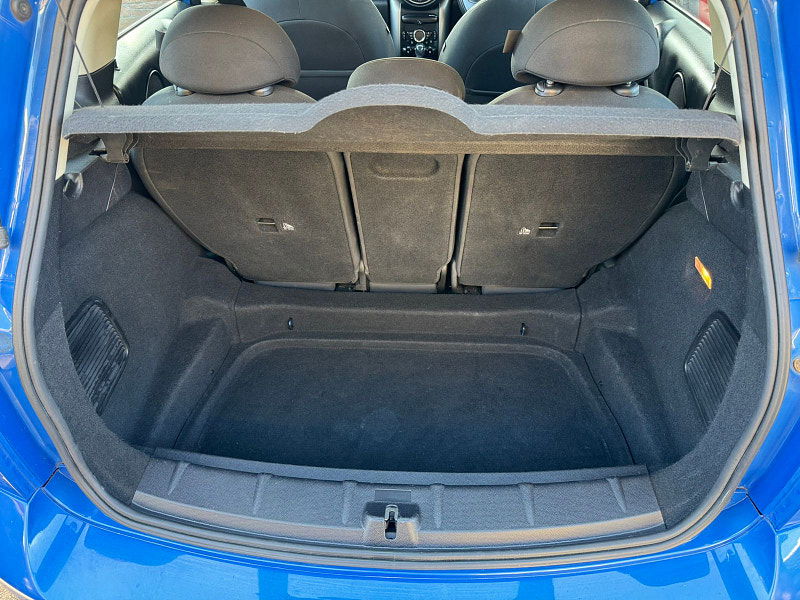 MINI Countryman 2.0L Cooper D Auto SUV 5dr Diesel Automatic Euro 5 (110 bhp) 5dr Automatic 2025
