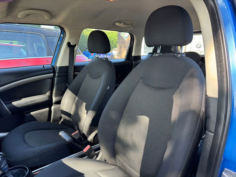 MINI Countryman 2.0L Cooper D Auto SUV 5dr Diesel Automatic Euro 5 (110 bhp) 5dr Automatic 2025