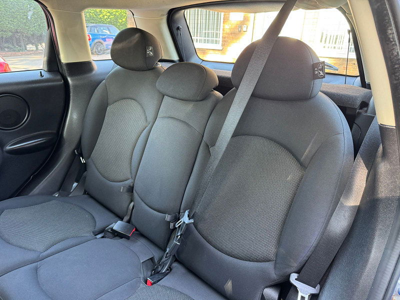 MINI Countryman 2.0L Cooper D Auto SUV 5dr Diesel Automatic Euro 5 (110 bhp) 5dr Automatic 2025