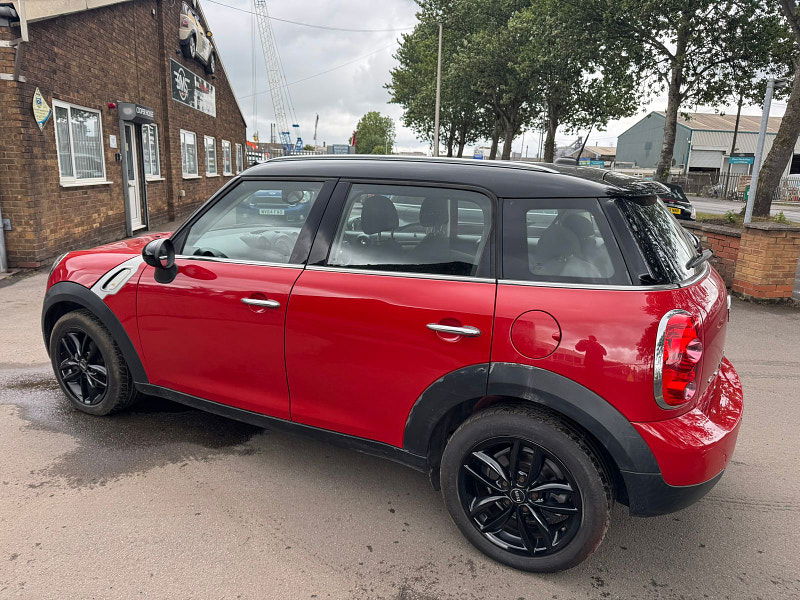 MINI Countryman 2.0L Cooper D Auto SUV 5dr Diesel Automatic Euro 5 (110 bhp) 5dr Automatic 2025